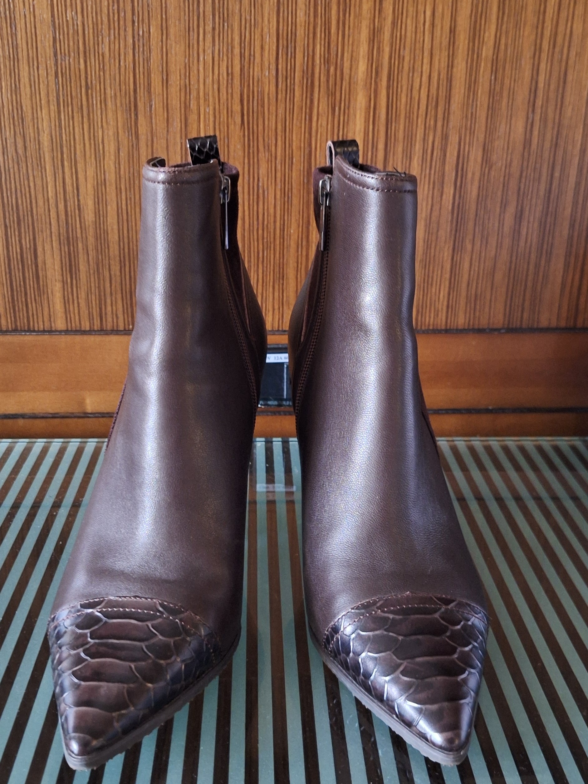 Donald J. Pliner Dark Brown Leather & Suede Pointed Ankle Booties Sz 8.5